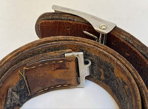 Two-piece buckle Luftwaffe. I have question.