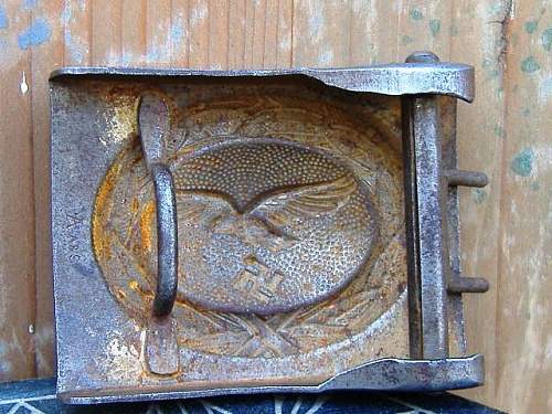 Luftwaffe buckle Original or Fake ?? Please,need opinion..