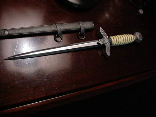 No maker mark Luft dagger,who produced it?