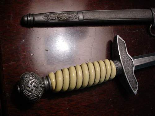 No maker mark Luft dagger,who produced it?