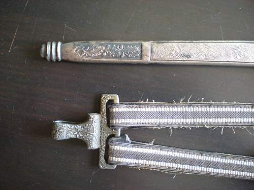 2 Luftwaffe Daggers.