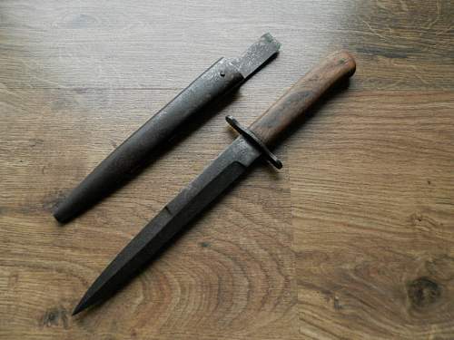 hat 1942 knife strange scabbard