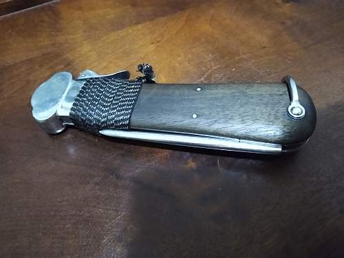 Gravity knife