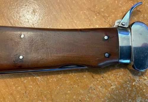 Is this Luftwaffe Paratrooper Gravity Knife authentic?