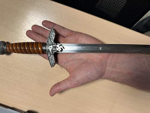 Luftwaffe dagger with weird handle / grip