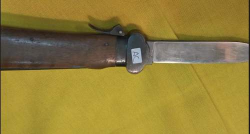 Help! Is this fallschirmjäger knife real?