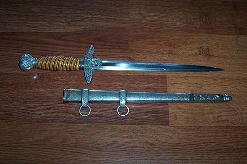 Need help, german luftwaffe dress dagger real or fake