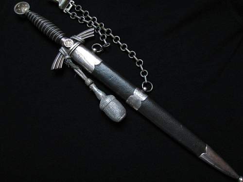 1st model luftwaffe dagger rich.a.herder (need opinion)