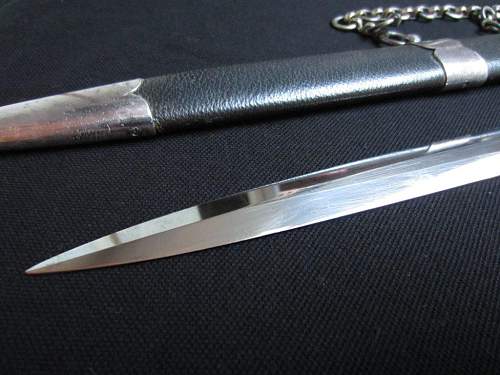 1st model luftwaffe dagger rich.a.herder (need opinion)