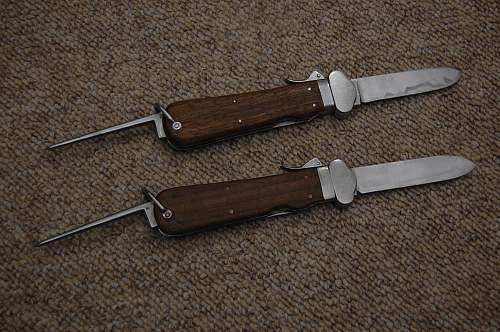 2 versions of gravity knife