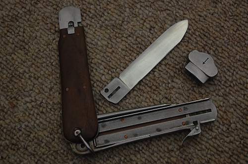 2 versions of gravity knife