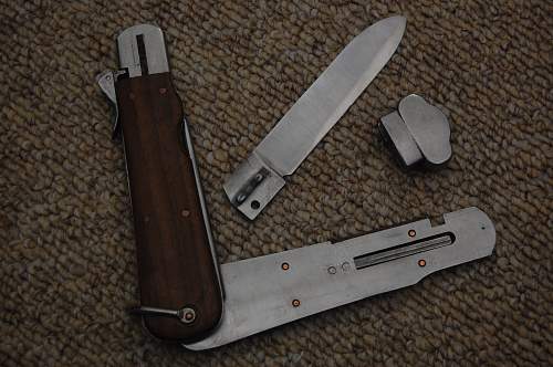 2 versions of gravity knife