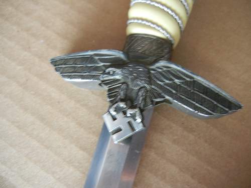 Is this an authentic Luftwaffe dagger?