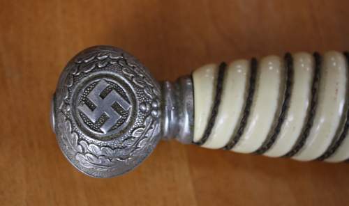 Buying a luftwaffe dagger in 2 days if you guys can tell me it's genuine.