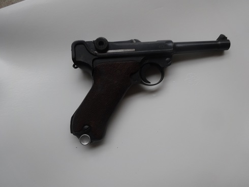 Unusual acceptance marks on a 42 code 1939 Luger