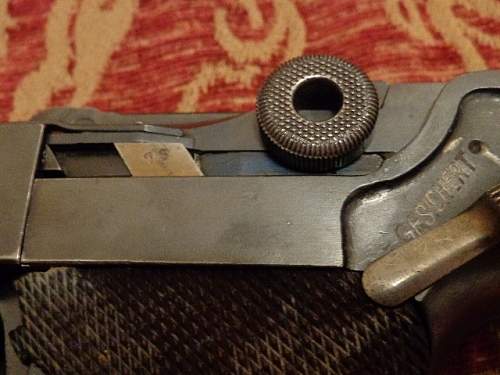 1929 DWM 1933 &quot;sneak&quot; Luger - Matching but what about the grips?