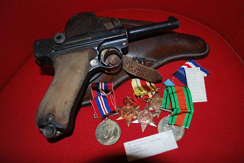 1918 Eurfurt Luger with extras