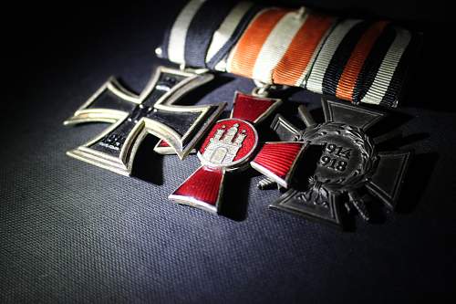 3 Place Medal Bar (EK2, Hamberg Hanseatenkreuz and Honour Cross)
