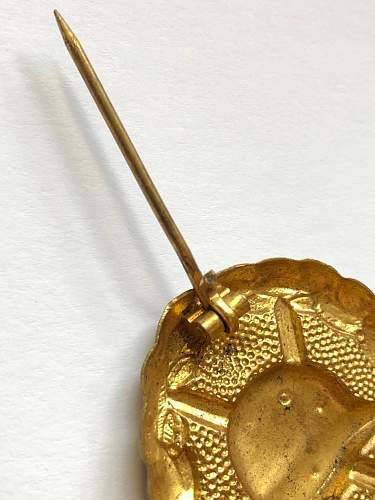 WW1 Imperial Gold Wound Badge help...