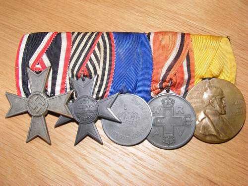 ID Imperial Gunners badge &amp; medal bar
