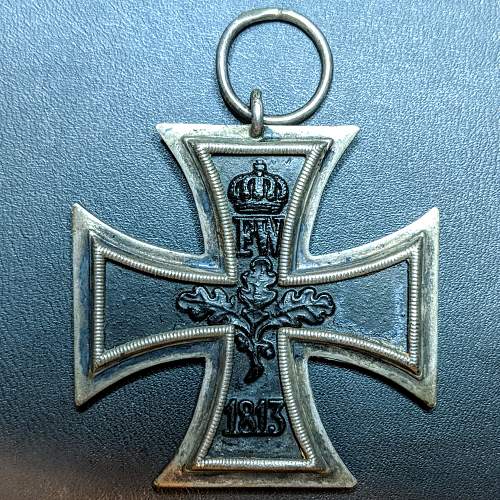 WWI IRON CROSS - Authentic?  Maker?