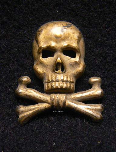 I.R.92 Totenkopf Cap Badge