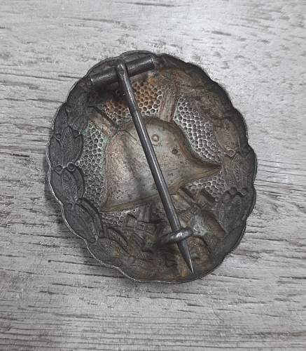 Gold Wound Badge Help please