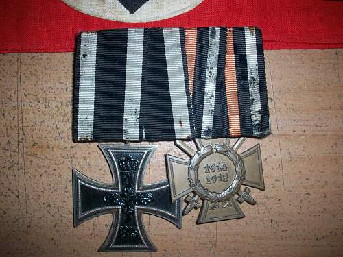 Ww1 ribbon bar, and 2 wound badges for viewing.