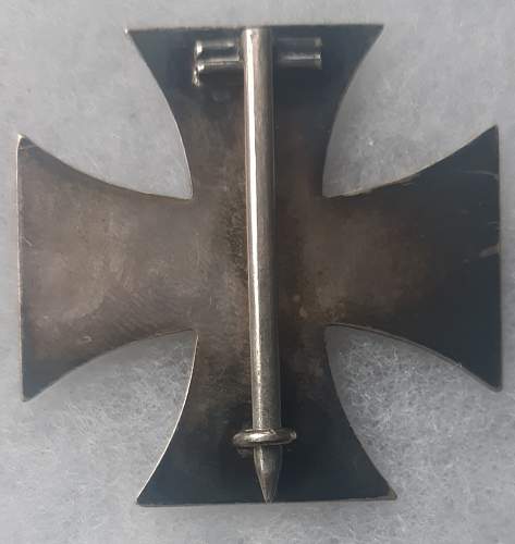 Maker of this Eisernes Kreuz 1. Klasse 1914?