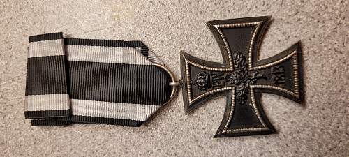 Help identifying maker on my Eisernes Kreuz 2 Klasse