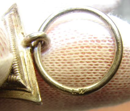 Eisernes Kreuz 2. Klasse, odd mark on ring