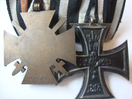 EK2 and Ehrenkreuz medalbar.