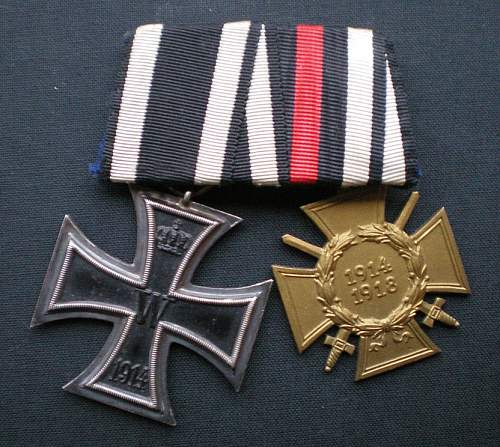 EK2 and Ehrenkreuz medalbar.