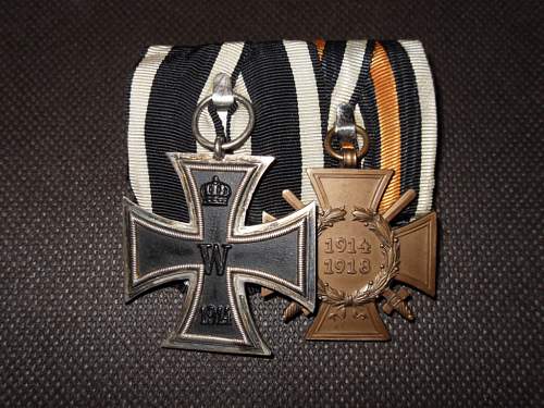 Eisernes Kreuz 2 and Das Ehrenkreuz des Weltkriegs 1914/1918