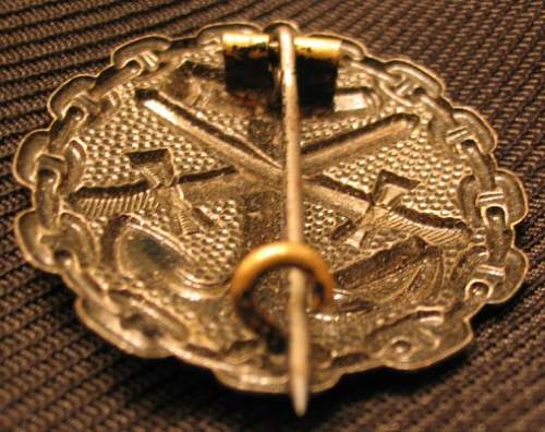 Naval wound badge , good or bad