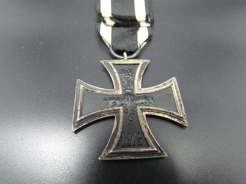 Need help identifying this WW1 cross.
