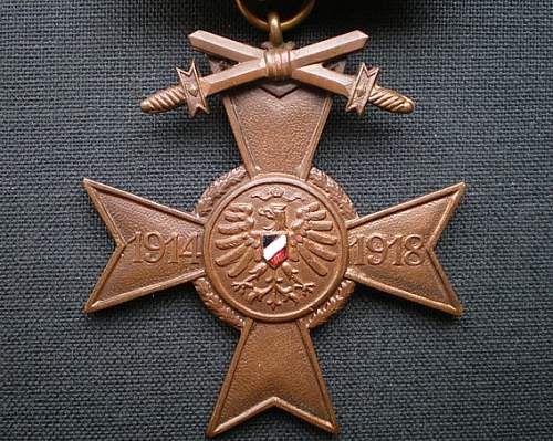 The Kriegsehrenkreuz mit Schwertern (Ehrenbund Deutscher Weltkriegsteilnehmer)
