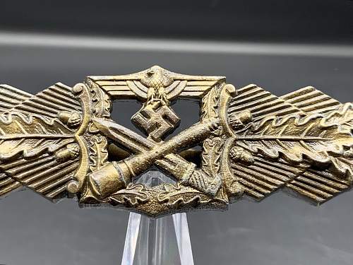 Nahkampfspange in Bronze A.G.M.u.K. - real ?