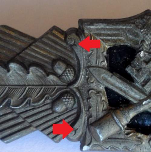 Nahkampfspange (close combat clasp) real or not