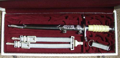 DDR Officers dagger