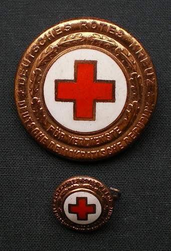 Das Ehrenzeichen des Deutschen Roten Kreuzes der DDR