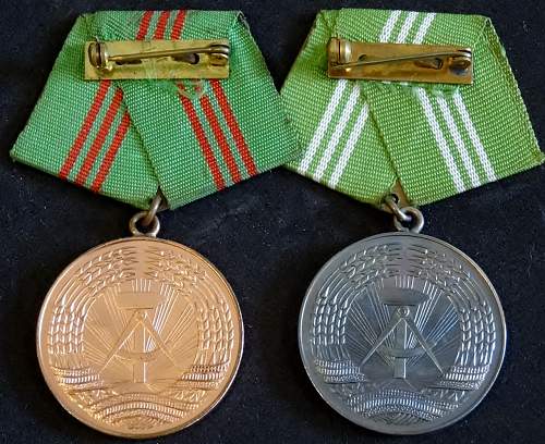 Volkspolizei DDR Medaille "Für 25 Jahre Treue Dienste" gold MdI Kampfgruppe 