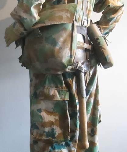 Flächentarn (patterned camouflage) uniform &amp; equipment.