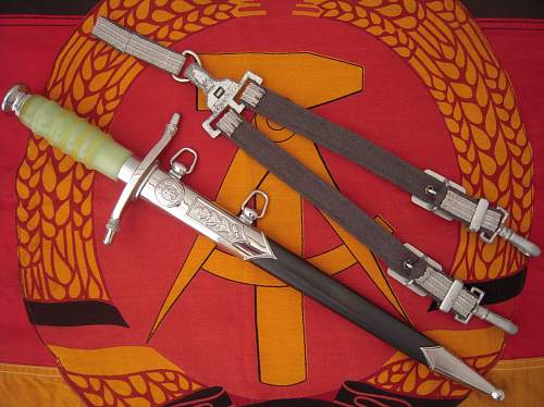 Officer´s dagger with &quot;green&quot; hilt !