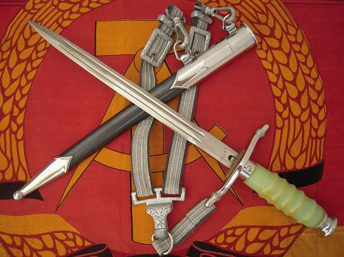 Officer´s dagger with &quot;green&quot; hilt !