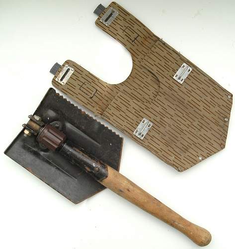 Folding spade NVA with &quot;Sawteeth&quot; &quot;Made in GDR&quot;