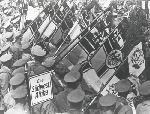 Stahlhelm - Bund der Frontsoldaten / system of shoulder-belts and special insignia