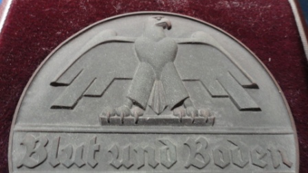 Blut und Boden Table Medal - 1939 w/ original box