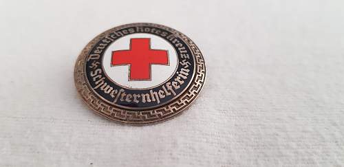 Deutsches Rotes Kreuz Schwesternhelferin badge