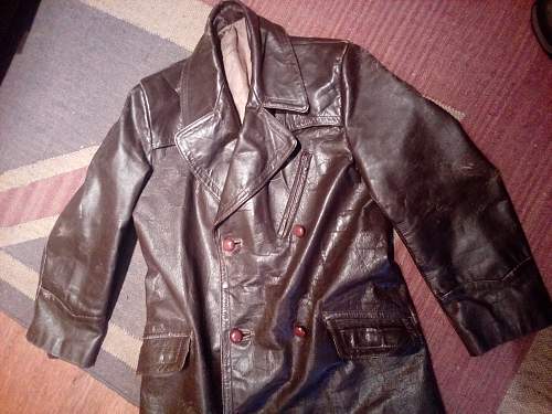 Officer's leather coat.. HELP Needed!